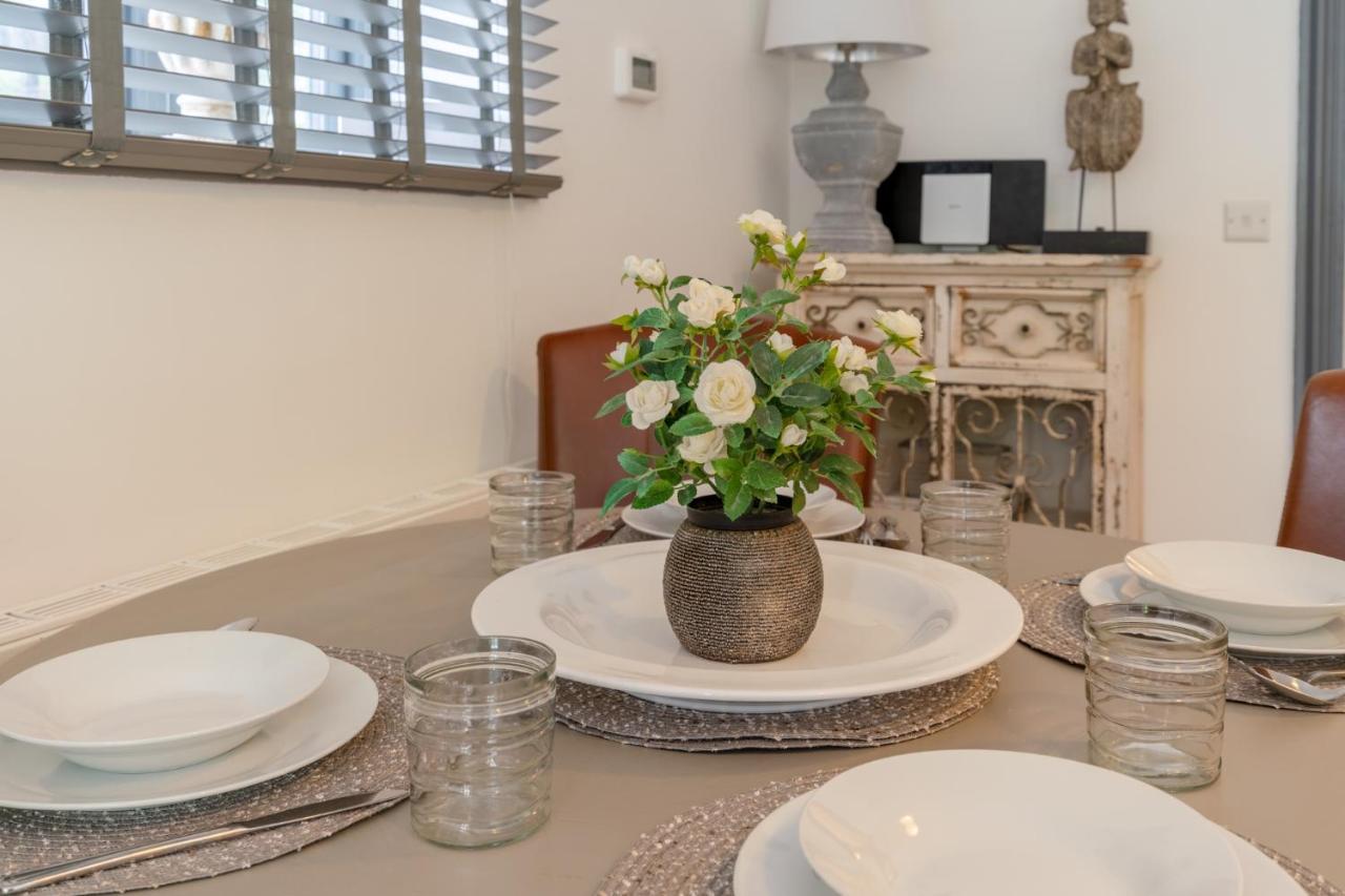 Buff Lodge Tackley Buitenkant foto