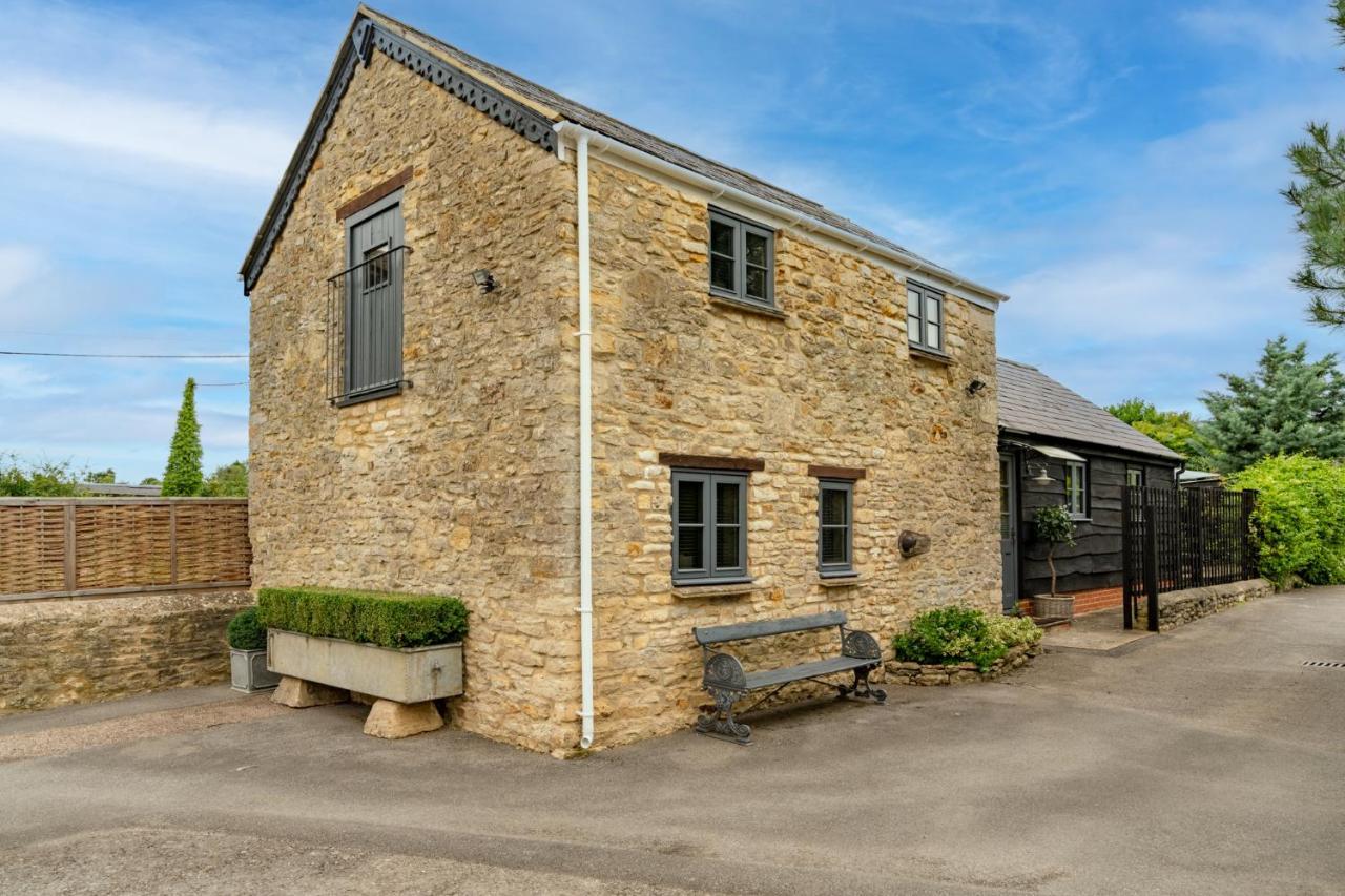 Buff Lodge Tackley Buitenkant foto